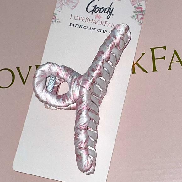LoveShackFancy X Goody Satin wrapped jaw clip - Picture 3 of 4